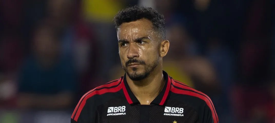 Flamengo corre risco de perder Danilo de graça; Napoli, Milan e Porto fazem sondagens - Imagem do artigo original