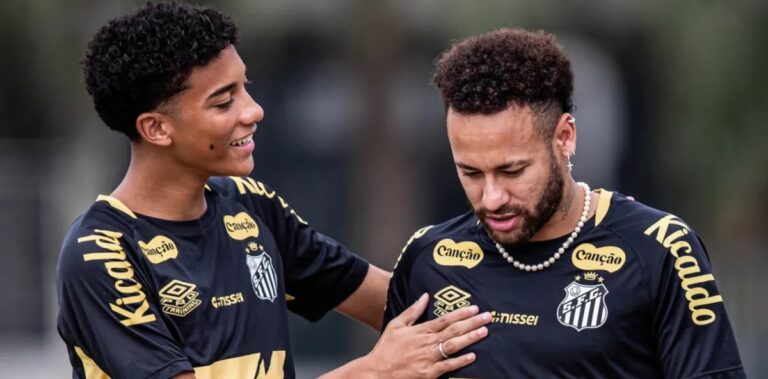 Neymar e Robinho Jr. deixam polêmica para trás e jantam juntos na concentração do Santos