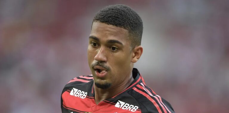 Samuel Lino minimiza provocações entre diretorias de Flamengo e Palmeiras