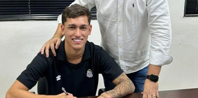 Santos rescinde contrato do meia Vinicyus Buqeek após nove meses