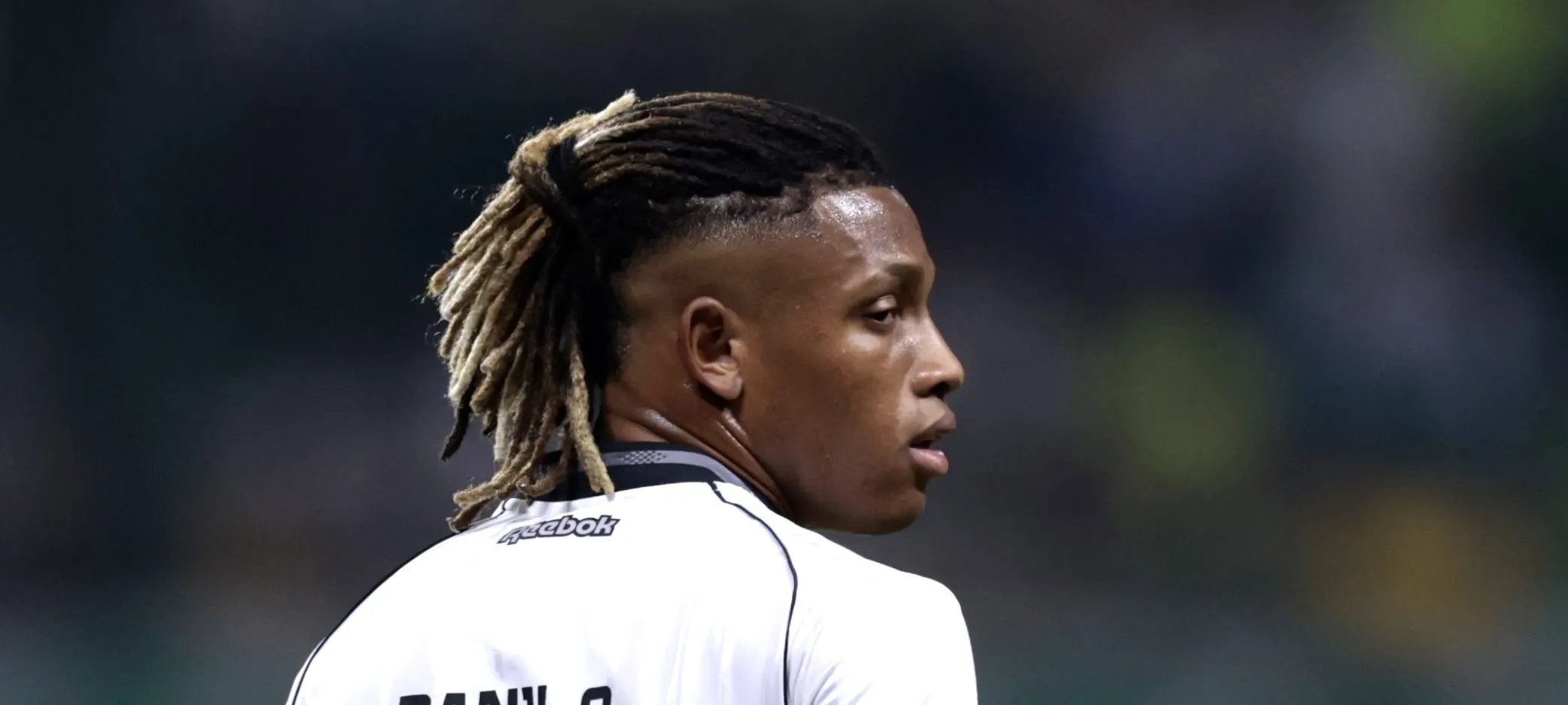 Flamengo procura meio-campista de perfil semelhante ao de Danilo, mas descarta investir no volante do Botafogo - Imagem do artigo original
