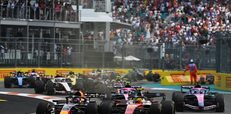 Fórmula 1 analisa reduzir downforce em 2027 para simplificar gestão de energia