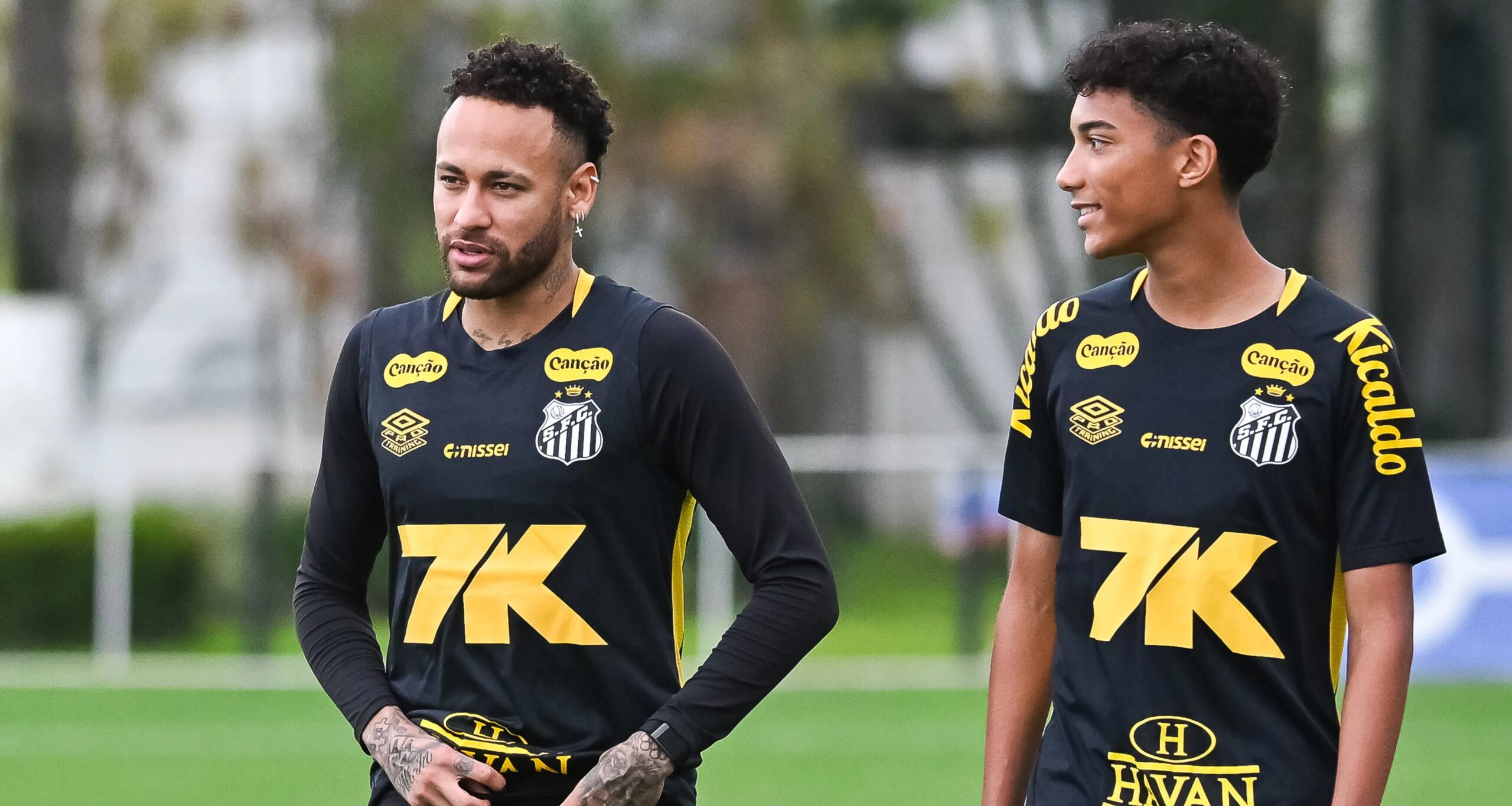 Exposição de atrito entre Neymar e Robinho Jr. no Santos acende alerta na Seleção Brasileira - Imagem do artigo original