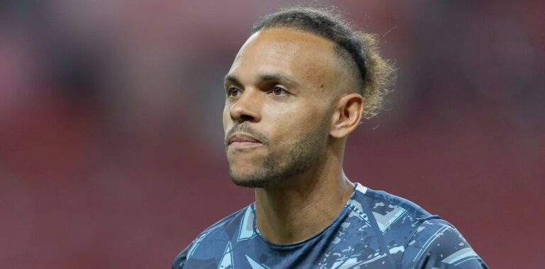 Braithwaite encerra jejum de nove meses, marca golaço e garante vitória do Grêmio na Sul-Americana