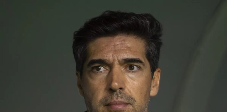 Abel Ferreira volta a criticar calendário brasileiro e cita o Flamengo ao questionar regularidade