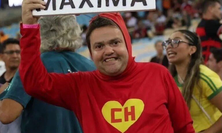 Torcedor símbolo do Flamengo, Chapolin Rubro-Negro segue na UTI em Niterói e recebe corrente de apoio