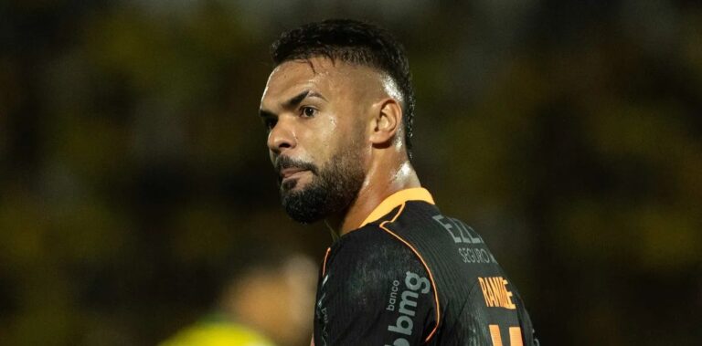 Raniele projeta manutenção de 100% na Libertadores e elogia início de Fernando Diniz no Corinthians