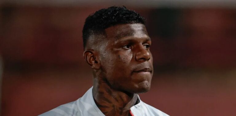 São Paulo desiste de rescindir contrato de Arboleda após detectar acordo verbal com Athletico-PR