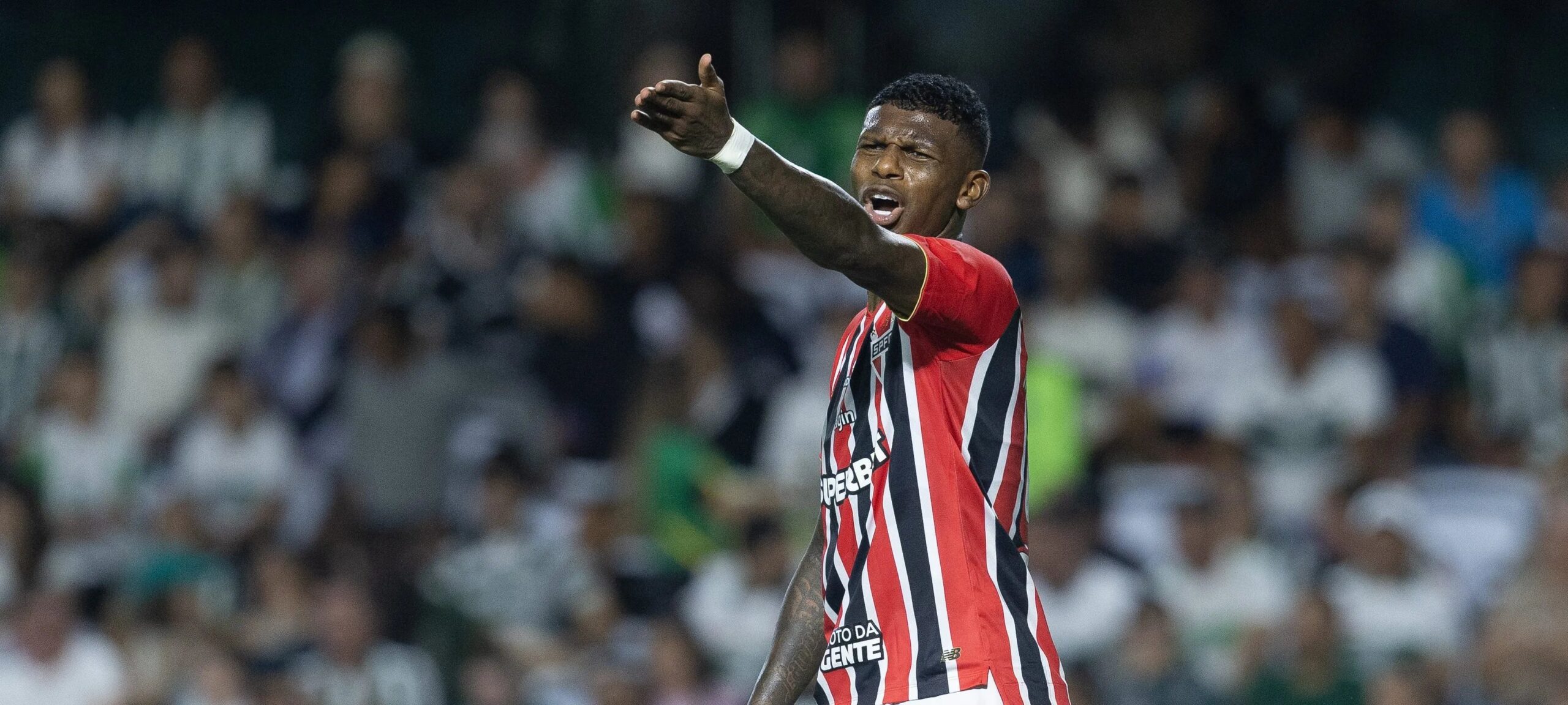 São Paulo desiste de rescindir contrato de Arboleda após detectar acordo verbal com Athletico-PR - Imagem do artigo original