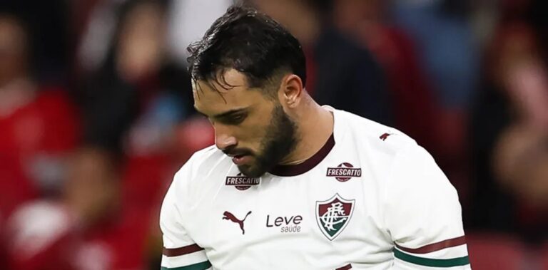 Freytes chora após falha no jogo que manteve o Fluminense vivo na Libertadores