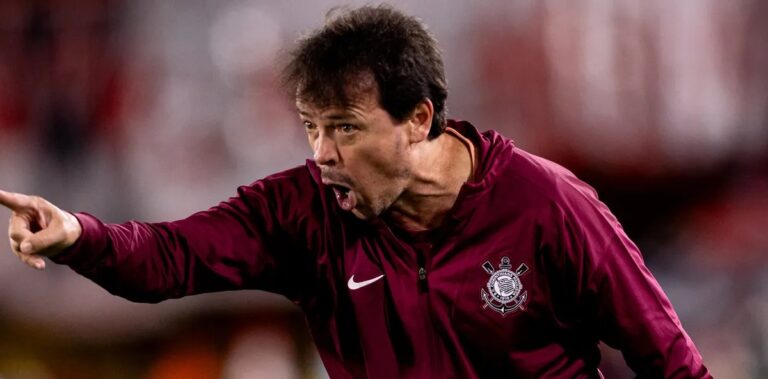 Diniz destaca espírito de luta do Corinthians no empate contra o Santa Fé