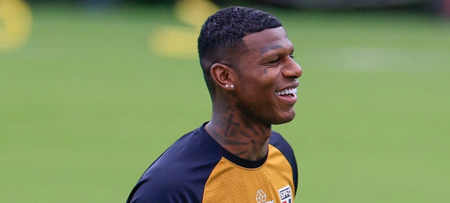 Foto com Arboleda eleva desgaste interno, e São Paulo está disposto a negociar Maik - Imagem do artigo original