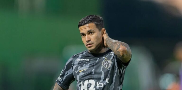 Um ano após deixar o Cruzeiro, Dudu encara ainda menos espaço no Atlético-MG