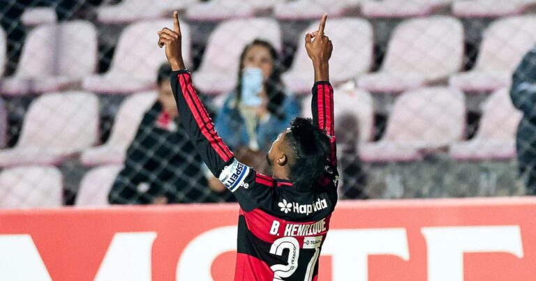 Flamengo deve iniciar jogo contra o Independiente Medellín com Bruno Henrique no ataque