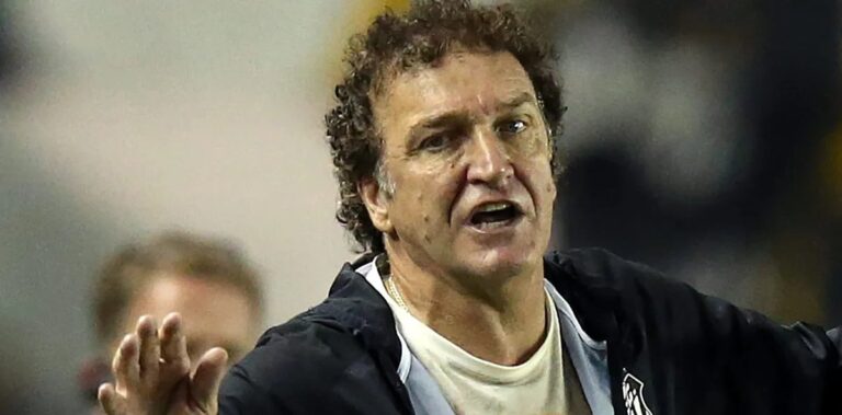 Cuca procura Alexandre Mattos e sugere contratações para o Santos