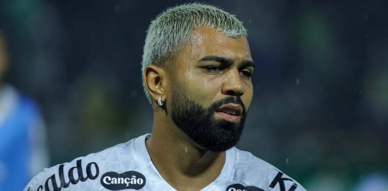 Gabigol reage a críticas sobre preparo físico e nega atrito com Cuca no Santos