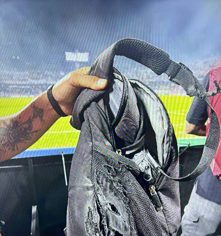 Partida entre Independiente Medellín e Flamengo é cancelada na Colômbia após confusão e incêndio em mochila de cinegrafista