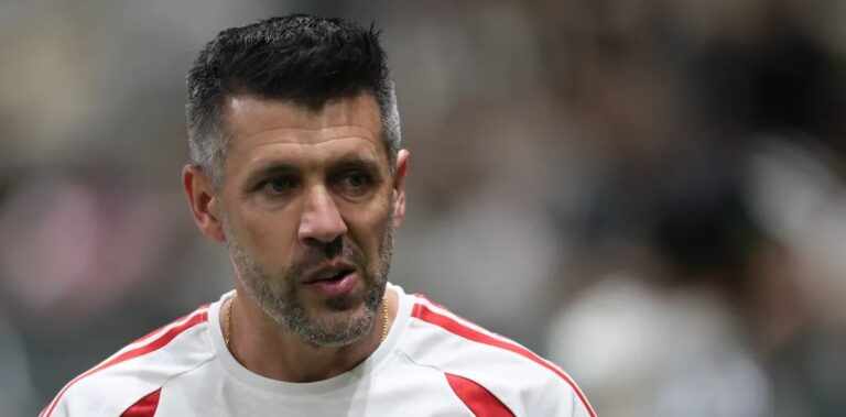 Pezzolano decide pelo retorno dos titulares do Inter contra o Coritiba