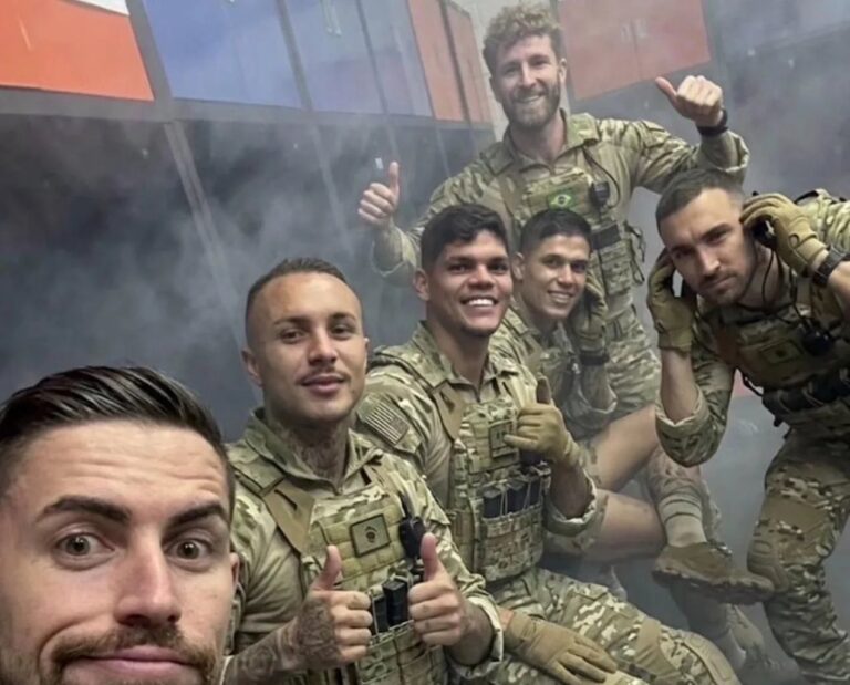 Luiz Araújo republica meme com elenco do Flamengo vestido de militar após caos na Colômbia