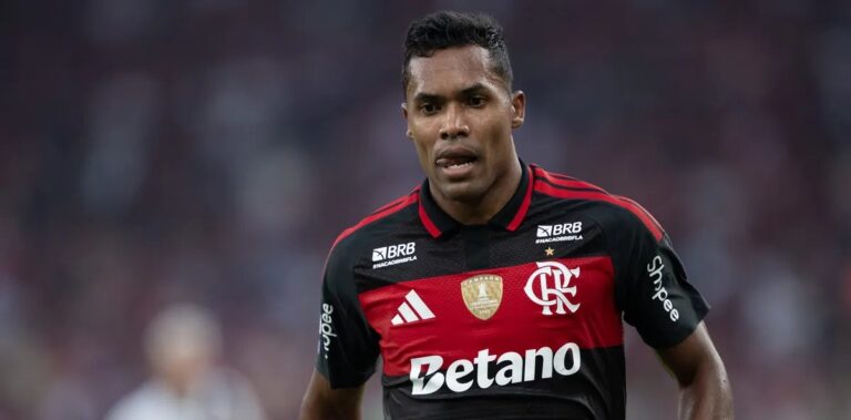 Flamengo convoca Johnny para substituir Alex Sandro contra o Grêmio