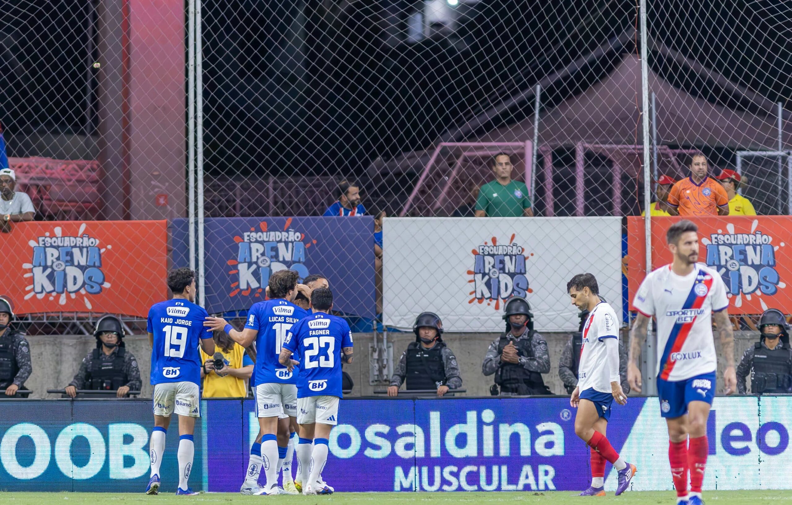 Cruzeiro vira sobre o Bahia na Arena Fonte Nova e soma três pontos no Brasileirão - Imagem do artigo original