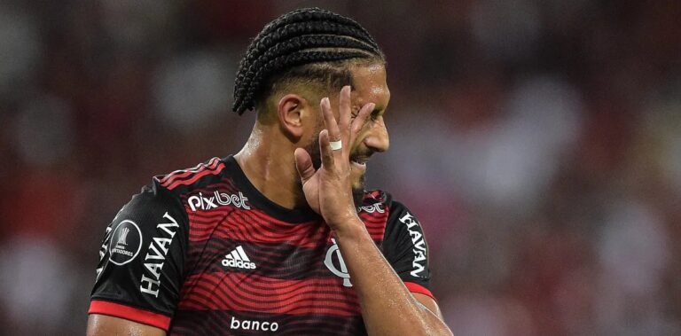 Sem espaço, zagueiro Pablo ainda não estreia pelo São Bernardo na temporada 2026