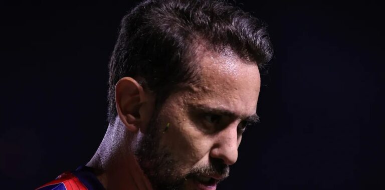 Everton Ribeiro vira alvo de críticas da torcida do Bahia após revés diante do Cruzeiro