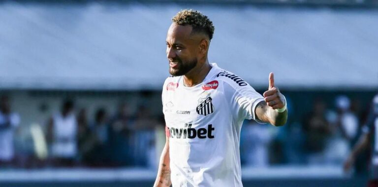 Santos recebe Bragantino na Vila Belmiro pela 15ª rodada do Brasileirão neste domingo