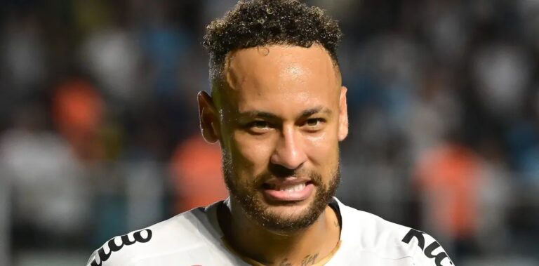 Neymar pode adiar partidas pelo Santos para evitar lesão antes da Copa