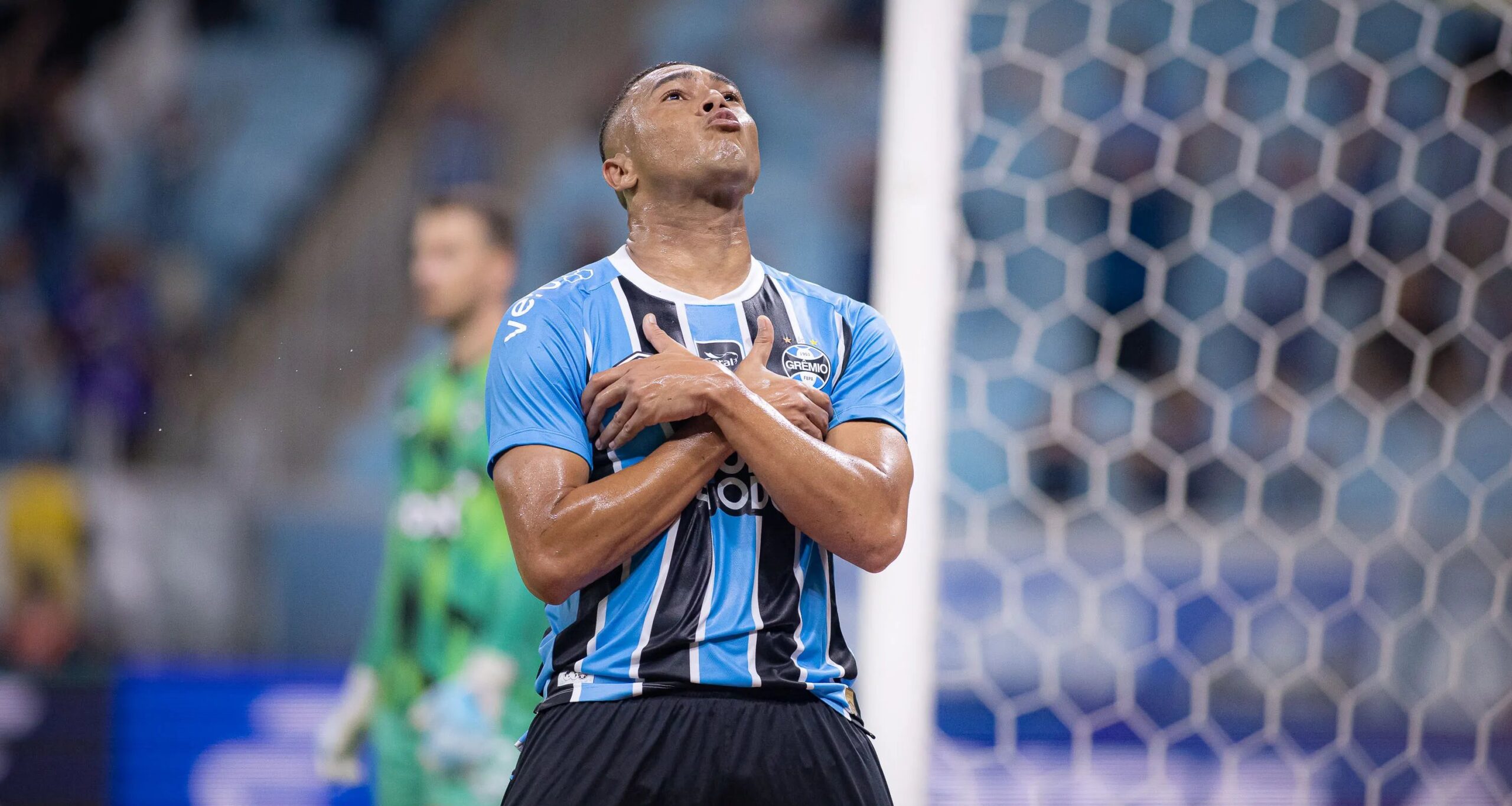 Carlos Vinícius ultrapassa Neymar e assume a terceira melhor média de gols da história do Brasileirão por pontos corridos - Imagem do artigo original