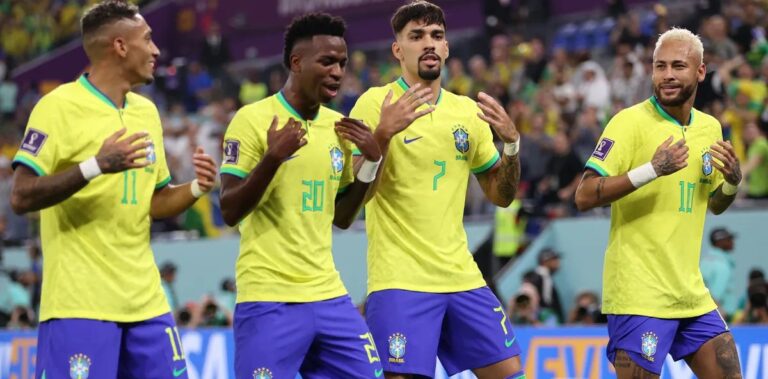 Torcedores em Bangladesh tomam as ruas, agitam bandeiras do Brasil e prestam tributo a Neymar