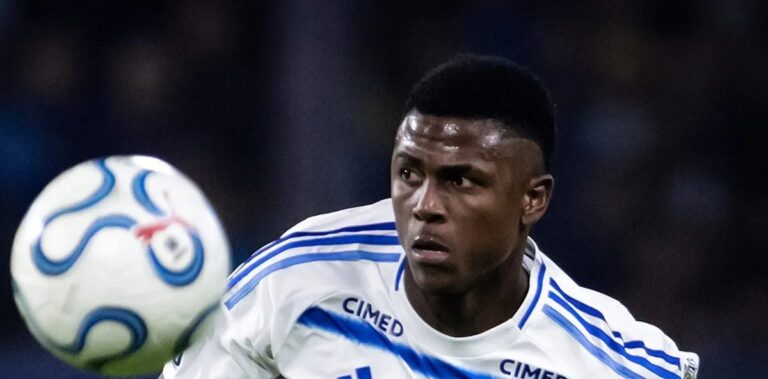 Fase ruim de Néiser Villarreal no Cruzeiro ameaça presença na Copa e irrita torcida