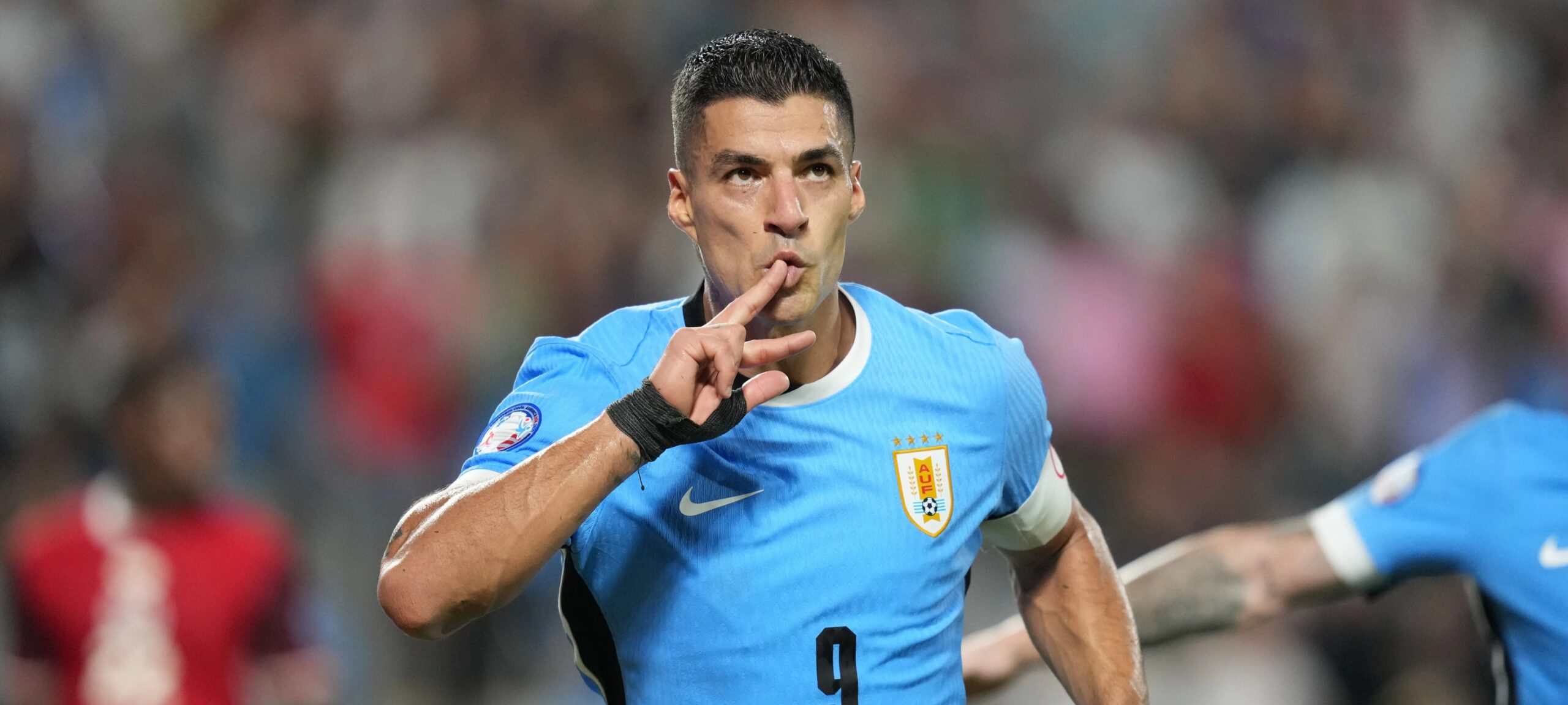 Bielsa deixa Luis Suárez fora da pré-lista do Uruguai para a Copa de 2026 - Imagem do artigo original