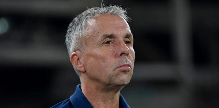 Técnico do San Lorenzo critica segurança na Vila Belmiro após jogo da Sul-Americana