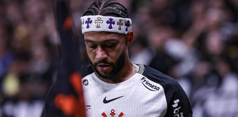 Corinthians planeja atacante medalhão para substituir Memphis Depay