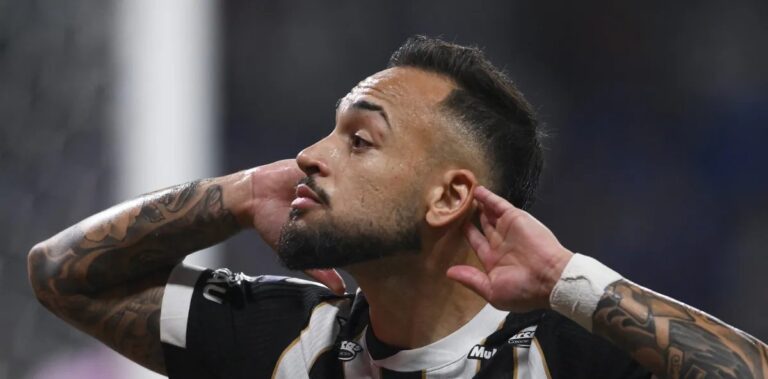 Maycon fala sobre enfrentar o Corinthians pela primeira vez e minimiza a “lei do ex”
