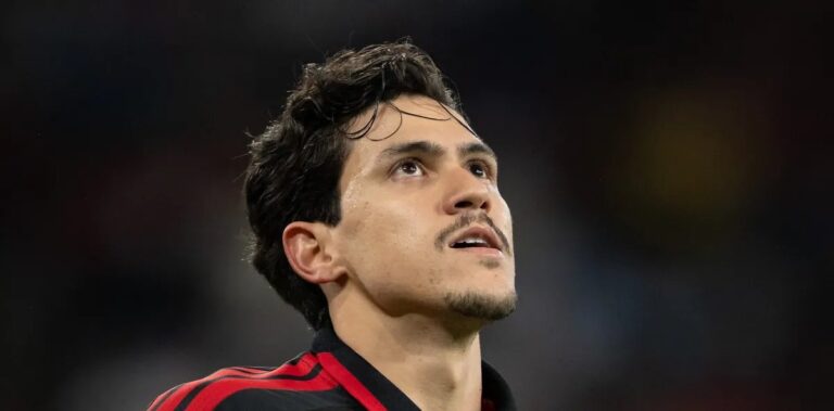 Fora da lista de Ancelotti, Pedro reage bem e mantém foco total no Flamengo