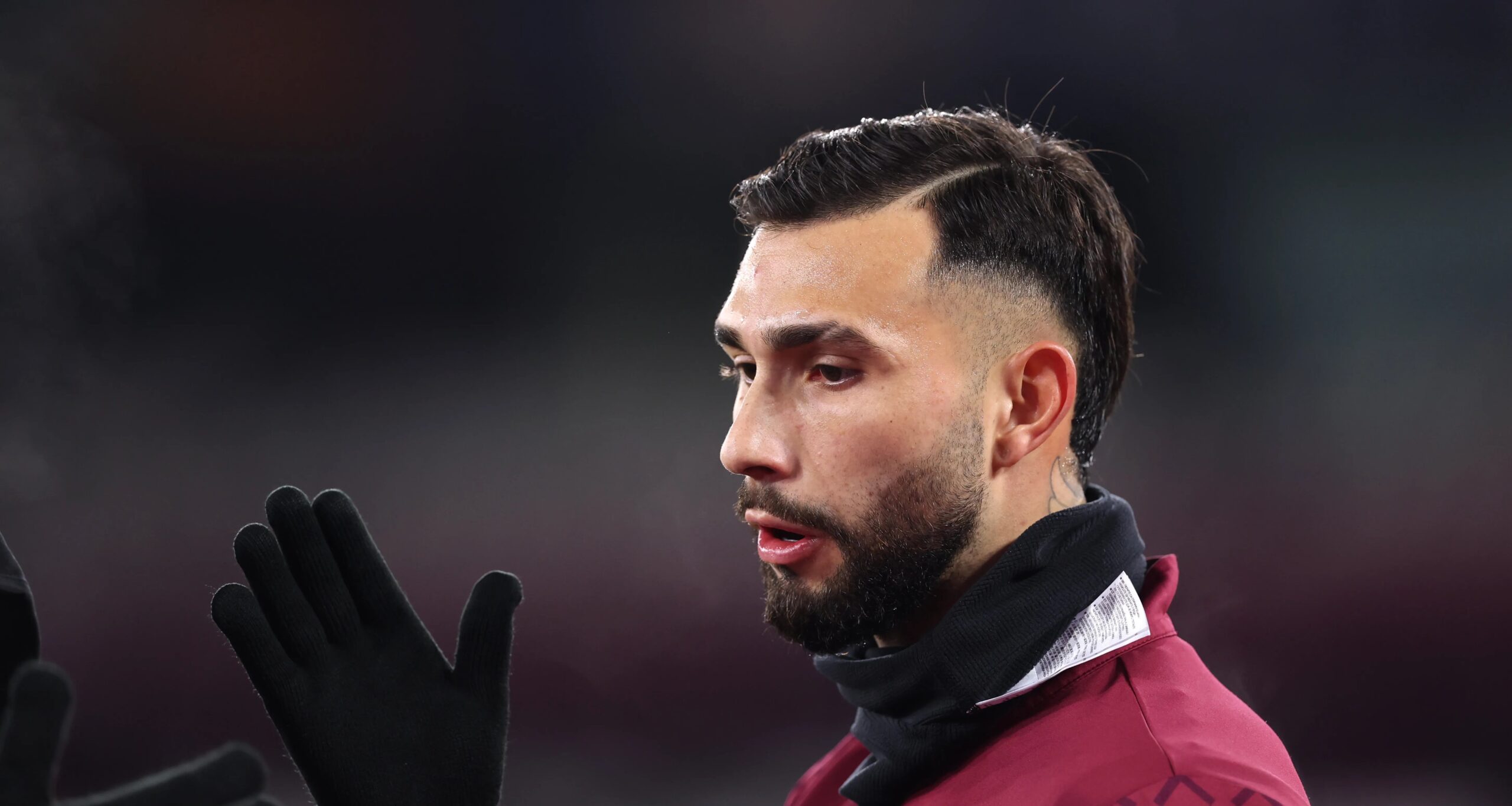 Salário pode cair 50% em caso de queda, e Taty Castellanos cogita deixar o West Ham; Flamengo observa - Imagem do artigo original