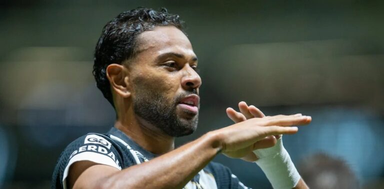 Renan Lodi valoriza momento no Atlético-MG e diz que retorno à Seleção será consequência do trabalho