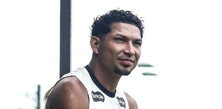 Rony volta ao time titular do Santos contra o Grêmio pelo Brasileirão