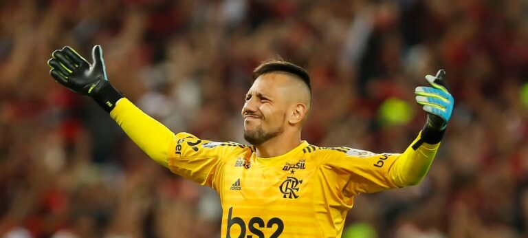 Diego Alves relembra campanha de torcedores e bastidores de sua contratação pelo Flamengo