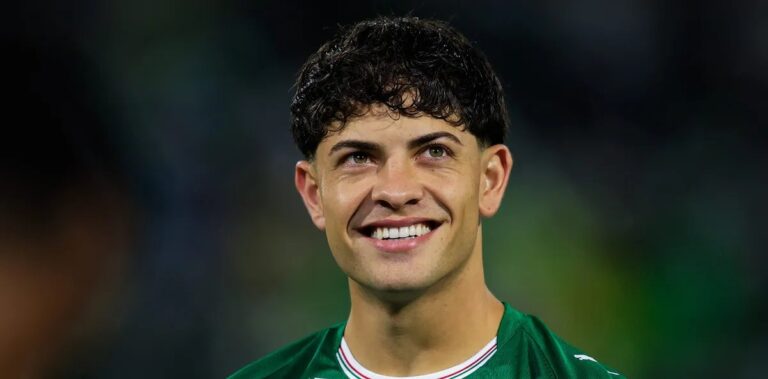 Palmeiras segue sem proposta do Como por Agustín Giay e mantém plano de segurar titular