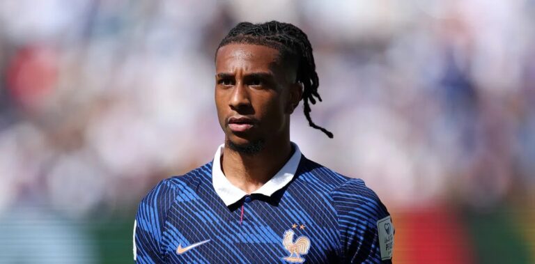 Michael Olise diz preferir atuar como camisa 10 na seleção francesa