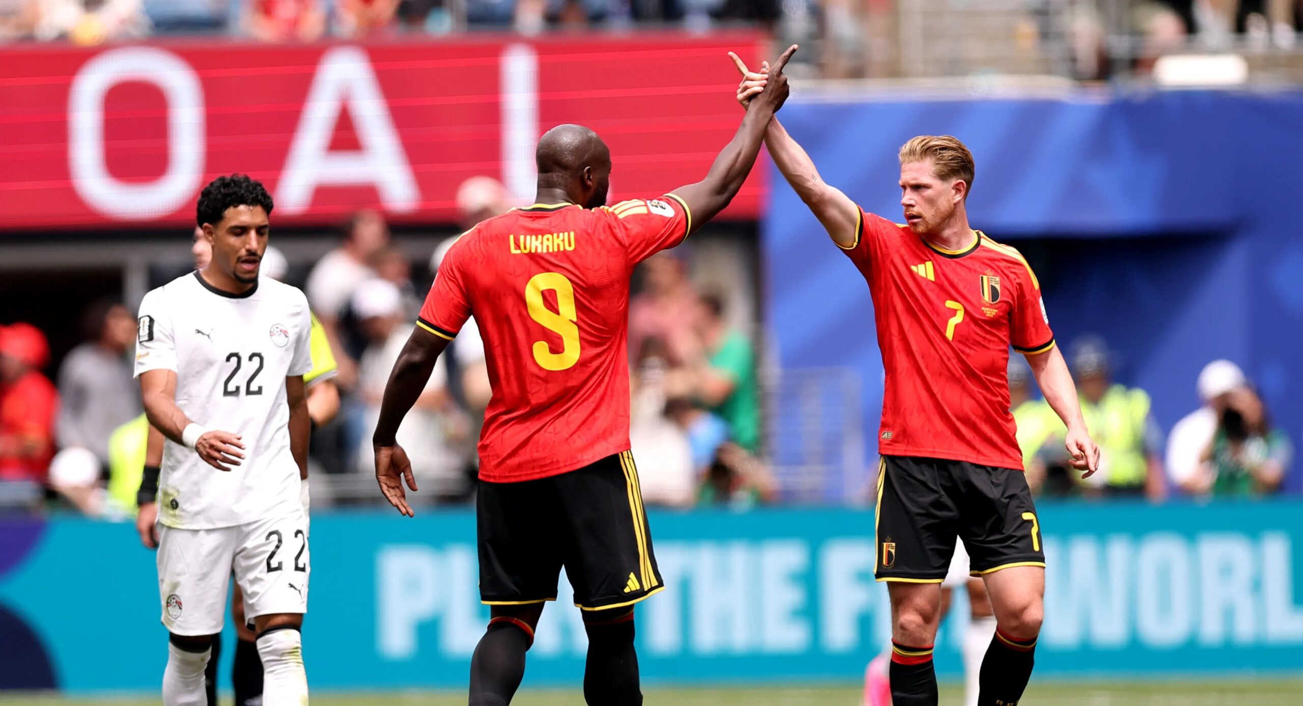 Lukaku recebe apenas amarelo após choque com Beiranvand em Bélgica x Irã pela Copa de 2026 - Imagem do artigo original