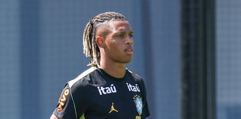 Botafogo reduz pedida e aceita negociar Danilo por até 35 milhões de euros