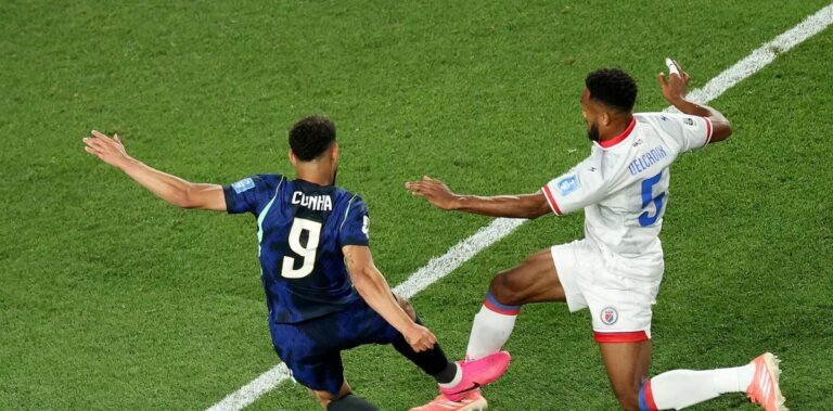 Ex-árbitra aponta falta de Matheus Cunha e diz que 1º gol do Brasil contra o Haiti deveria ter sido anulado