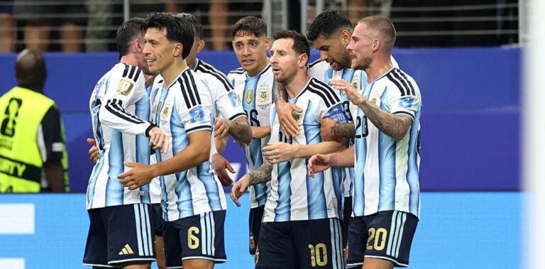 Argentina pode encarar Uruguai nas oitavas da Copa se confirmar liderança do grupo