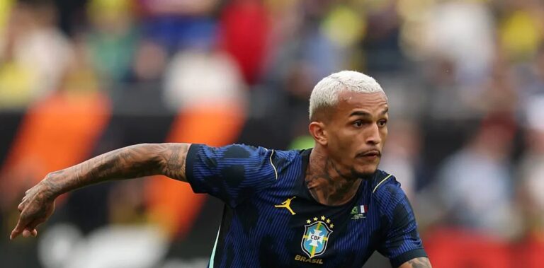 Chelsea consulta situação de Wesley, mas Roma descarta negociar o ex-Flamengo