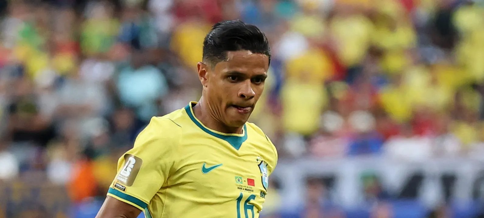 Douglas Santos brilha na Copa do Mundo, recebe R$ 1 milhão por mês e entra no radar de clubes brasileiros - Imagem do artigo original