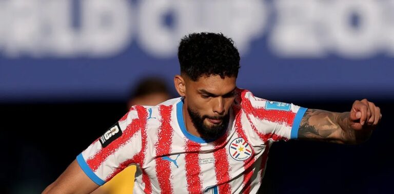 Dores na perna de Alderete geram preocupação no Paraguai após empate com a Austrália